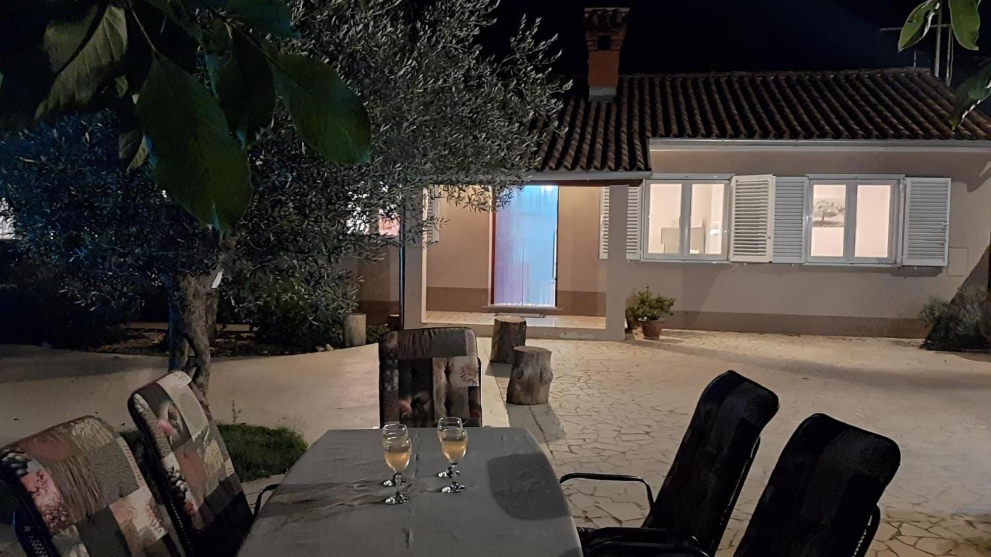 Ferienhaus Aqua Mit Pool Jadreški Екстериор снимка