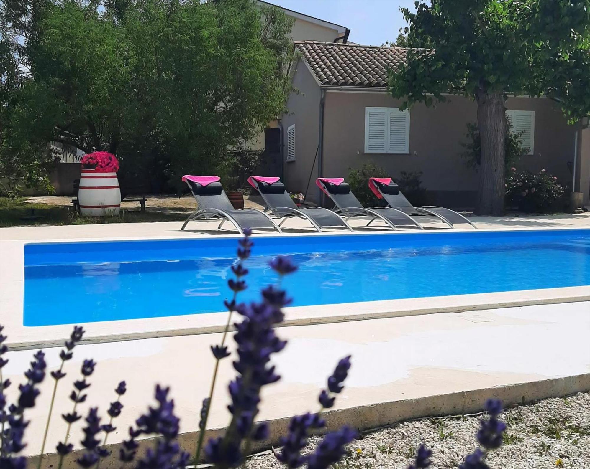 Ferienhaus Aqua Mit Pool Jadreški Екстериор снимка